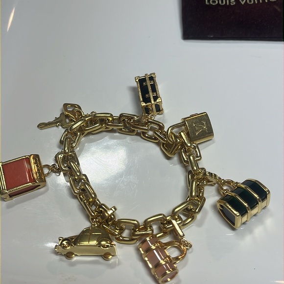 Louis Vuitton 18K Gold Steamer Trunk Charm. Gold Frame around Smoky Quartz - Picture 7 of 9